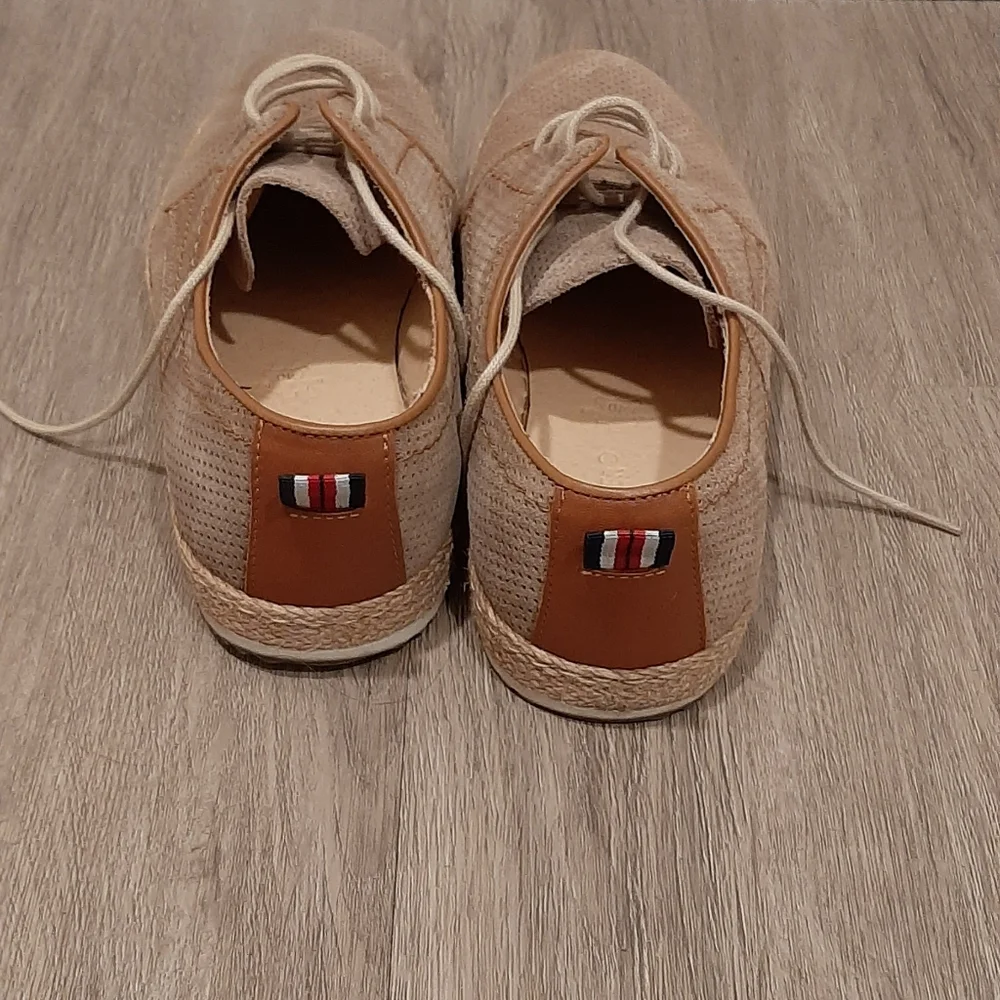 Shoes - Picture 2 of 5